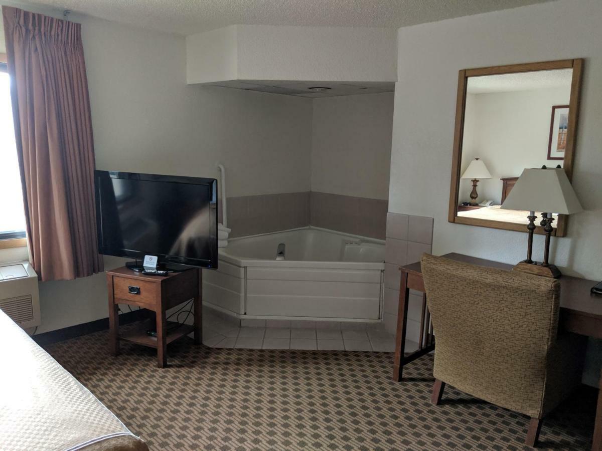 Boarders Inn And Suites By Cobblestone Hotels - Ripon Exterior foto